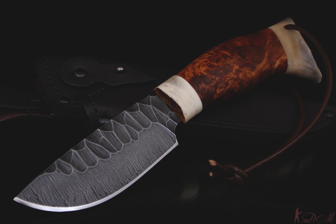 Нож "Сова" Дамасская сталь. Рукоять рог, карельская береза(коричневая).